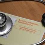 Arbeitsunfähigkeitsbescheinigung Zur Vorlage Bei Der Krankenkasse Schön Was Der Job Mit Der Krankheit Zu Tun Hat Mensch Wissen