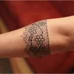 Arm Tattoos Frau Vorlagen Einzigartig Arm Tattoo Ellenbogen Innen Motive Frauen Spitze Blumen