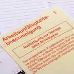 Ausfertigung Zur Vorlage Bei Der Krankenkasse Genial Alemania Entre Bastidores Krankmeldung