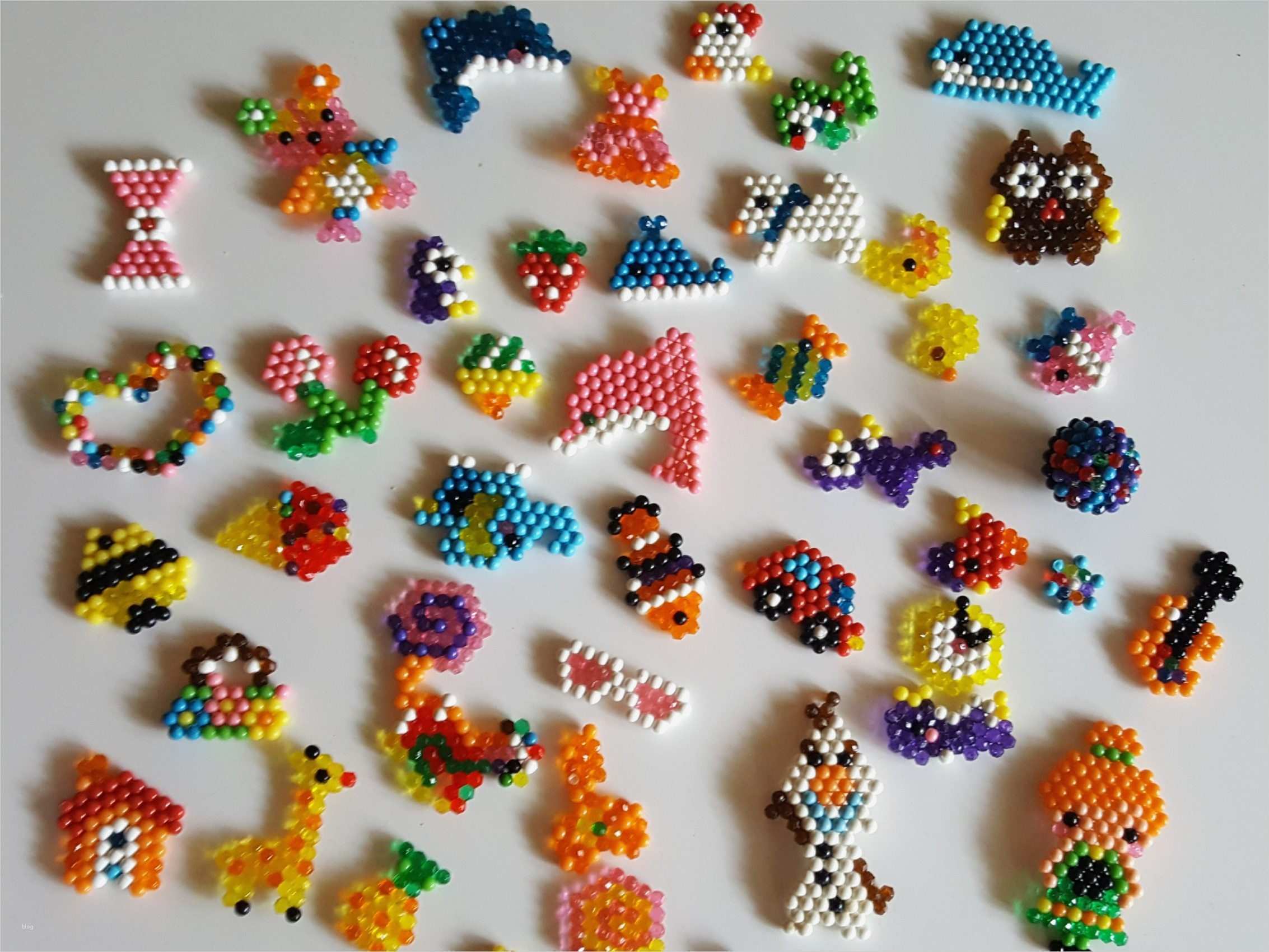 Bügelperlen Vorlagen Weihnachten Genial Basteln Mit Aquabeads Im Vergleich Zu Bügelperlen