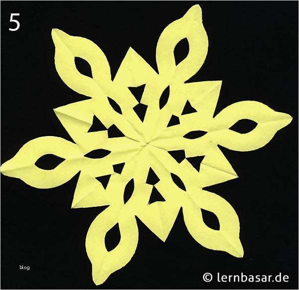 Buttonpapier Vorlage Schön Schneeflocken Aus Papier Für Das Klassenzimmerfenster