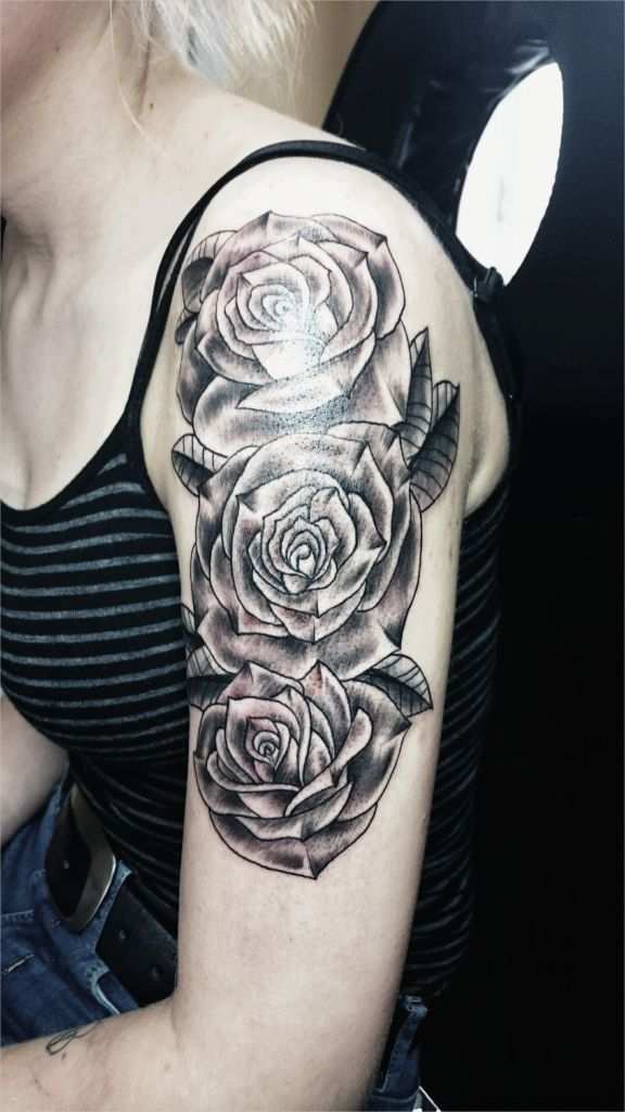 Gedenk Tattoos Vorlagen Erstaunlich Oberarm Tattoo Engel Farbiges