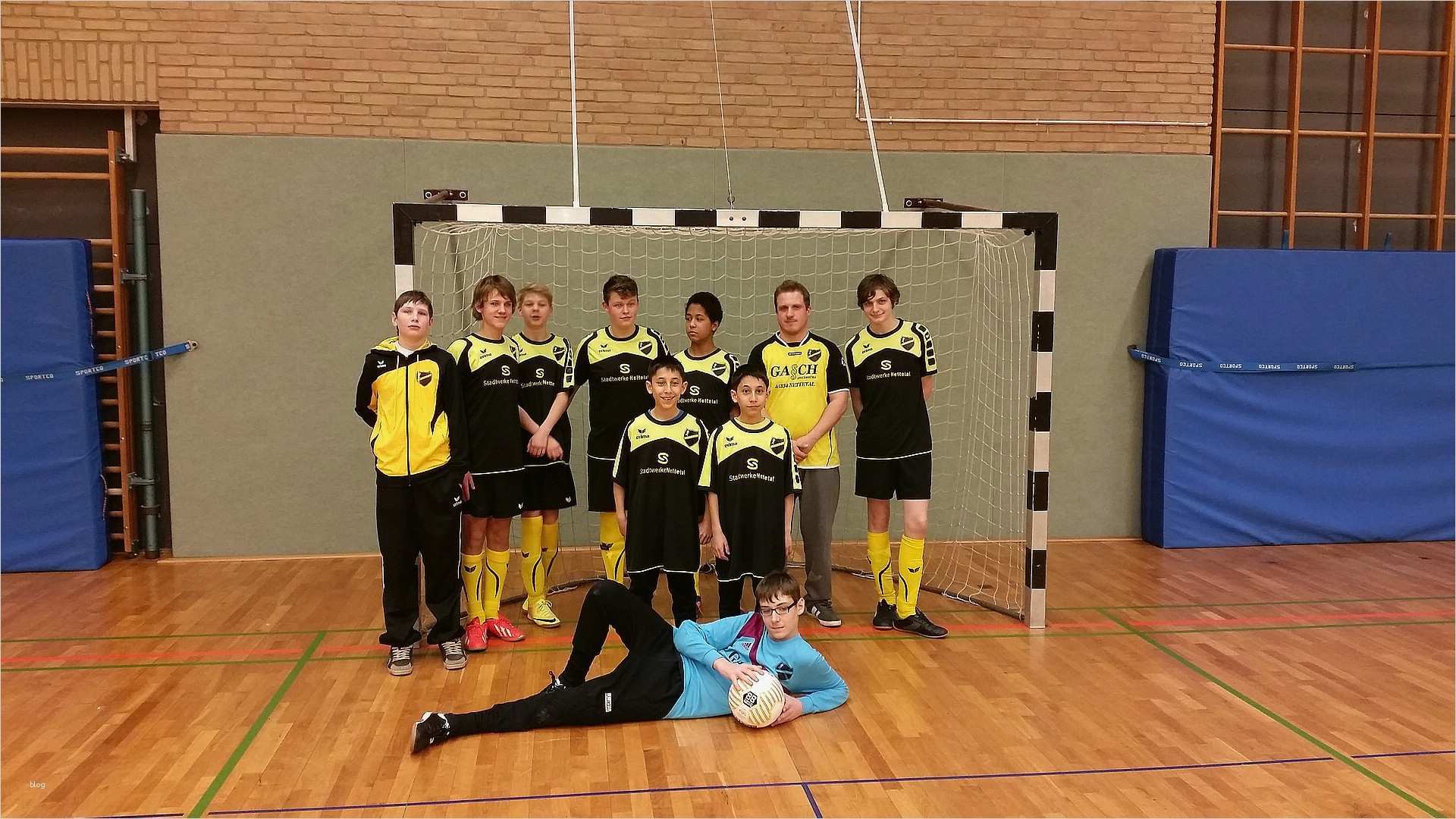 Kündigung Stadtwerke Vorlage Fabelhaft Hallenturnier In Neersen 2015