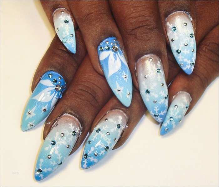 Nageldesign Vorlagen Bilder Genial Winternägel Mit Airbrush Nageldesign Bilder Und Vorlagen