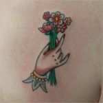 Nail Tattoos Vorlagen Erstaunlich Tattoo Hand Mit Blumenstrauß