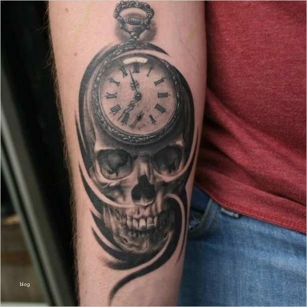 Skull mit Taschenuhr Tattoo