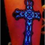 Tattoo Wirbelsäule Vorlagen Bewundernswert ist Der Schwarzlicht Tattoo Eigentlich Gefahrlos