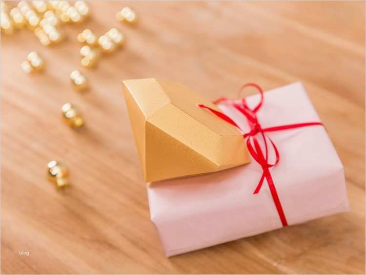 Geschenke Anhänger Vorlagen Einzigartig Geschenkanhänger Aus Tannengrün & Diamant Anhänger Basteln